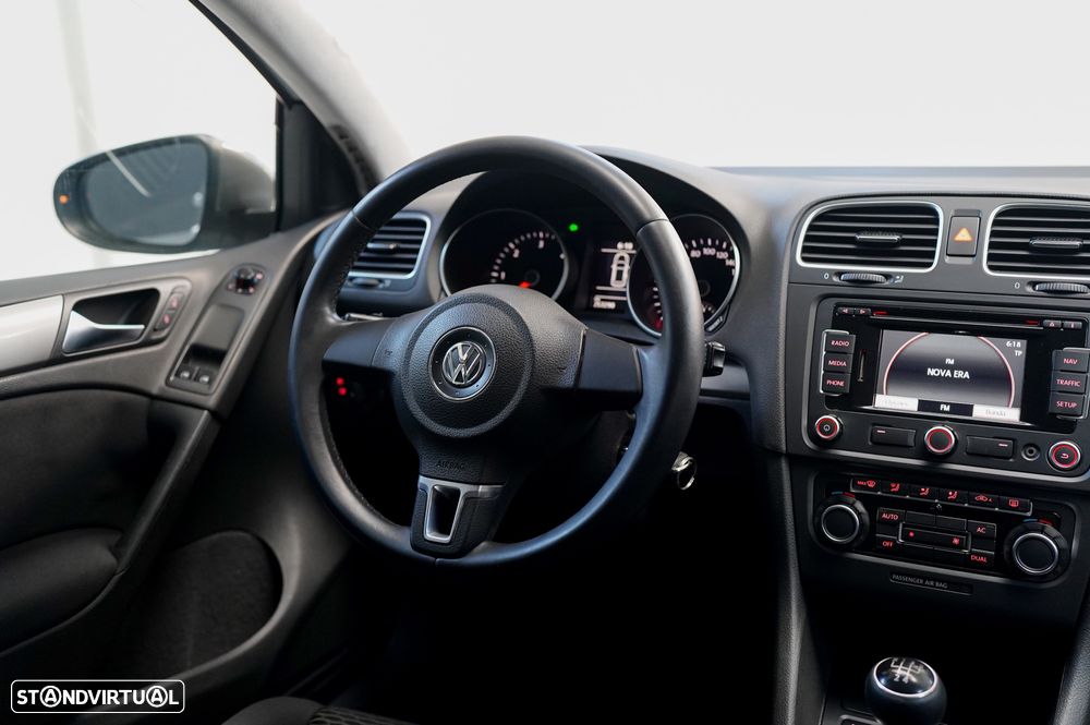 VW Golf 1.6 TDi Highline - 6