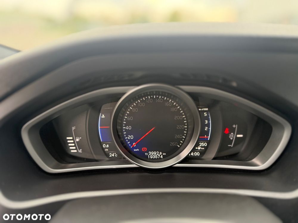 Volvo V40 D2 RDesign - 25