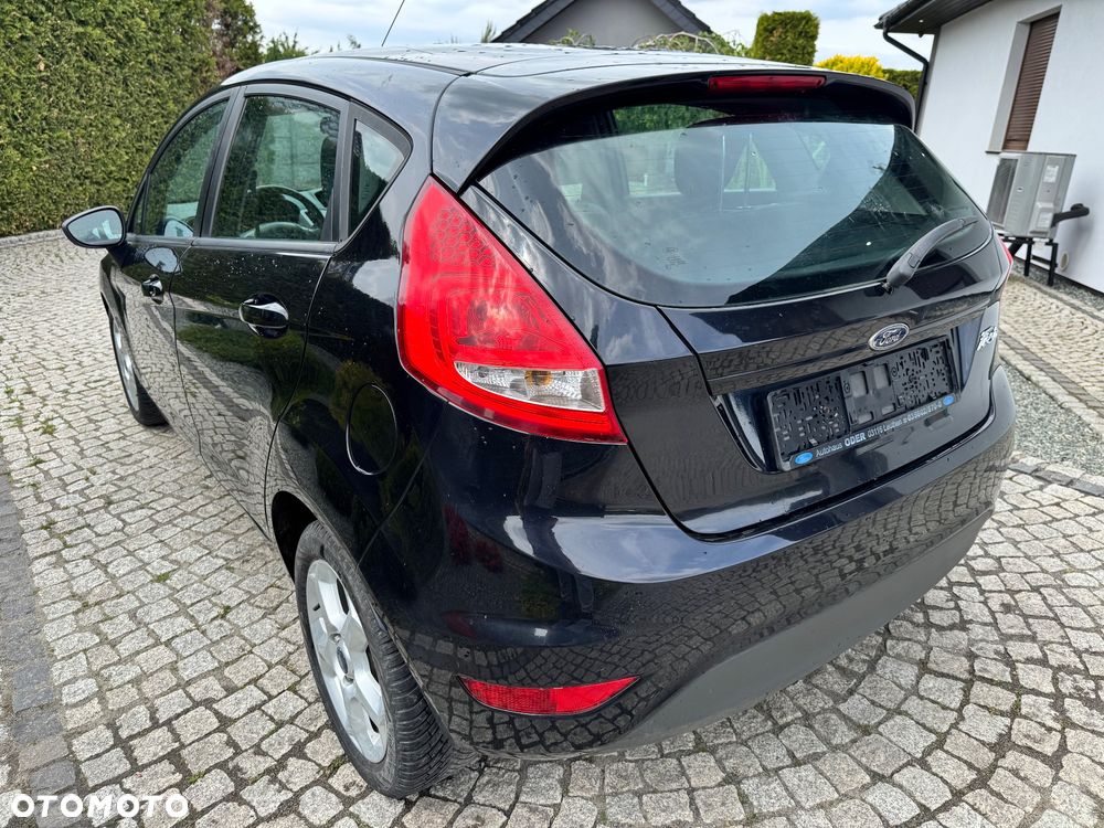 Ford Fiesta - 16