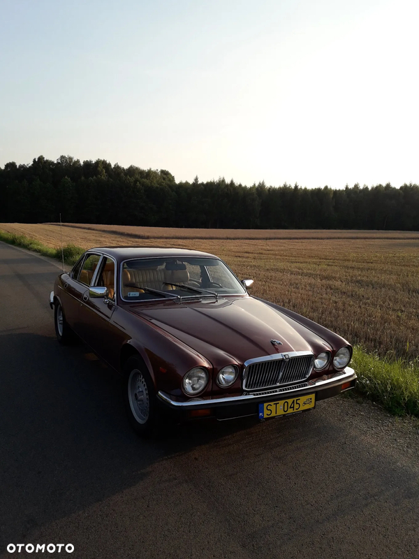 Jaguar XJ