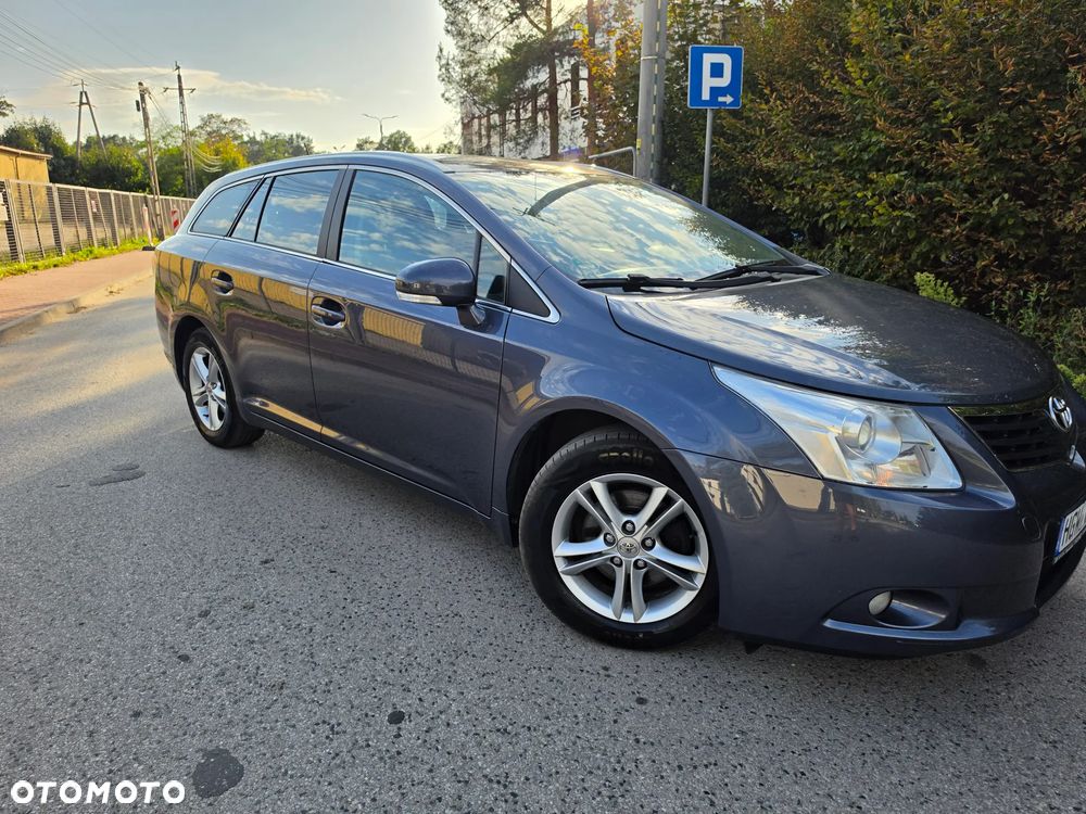 Toyota Avensis 1.8 Comfort - 8
