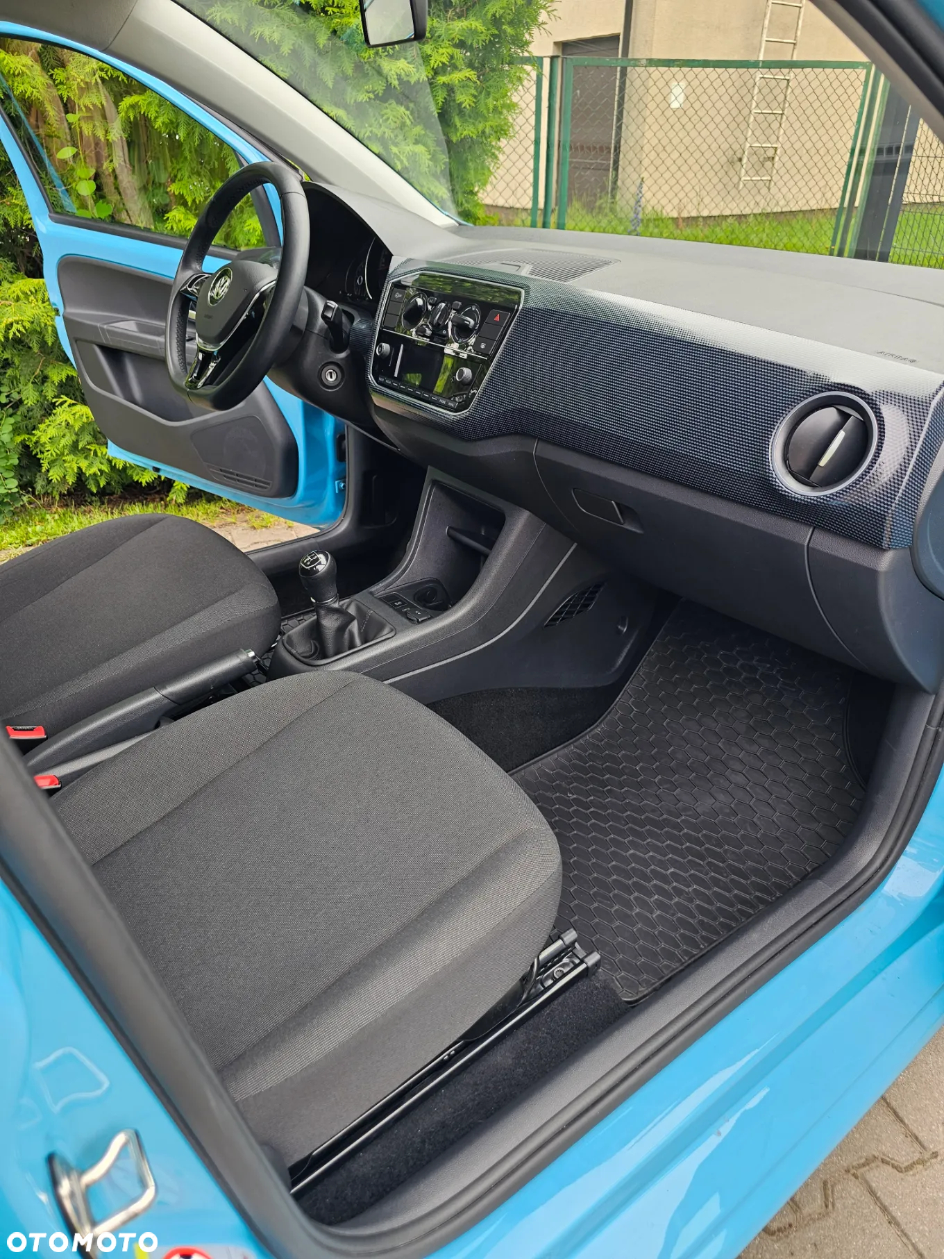 Volkswagen up! 1.0 high - 12