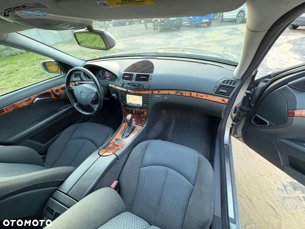 Mercedes-Benz Klasa E 500 4-Matic T Elegance - 37