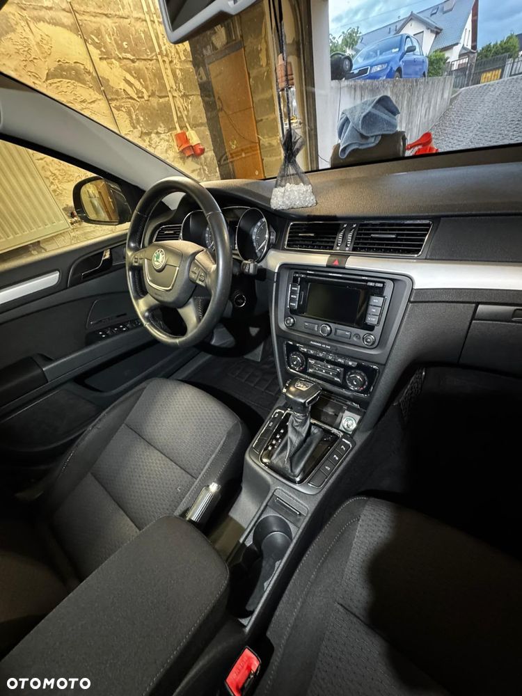 Skoda Superb 2.0 TDI Family DSG - 9