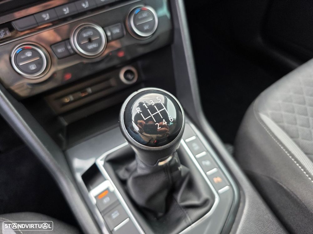 VW Tiguan 1.6 TDI Confortline - 14