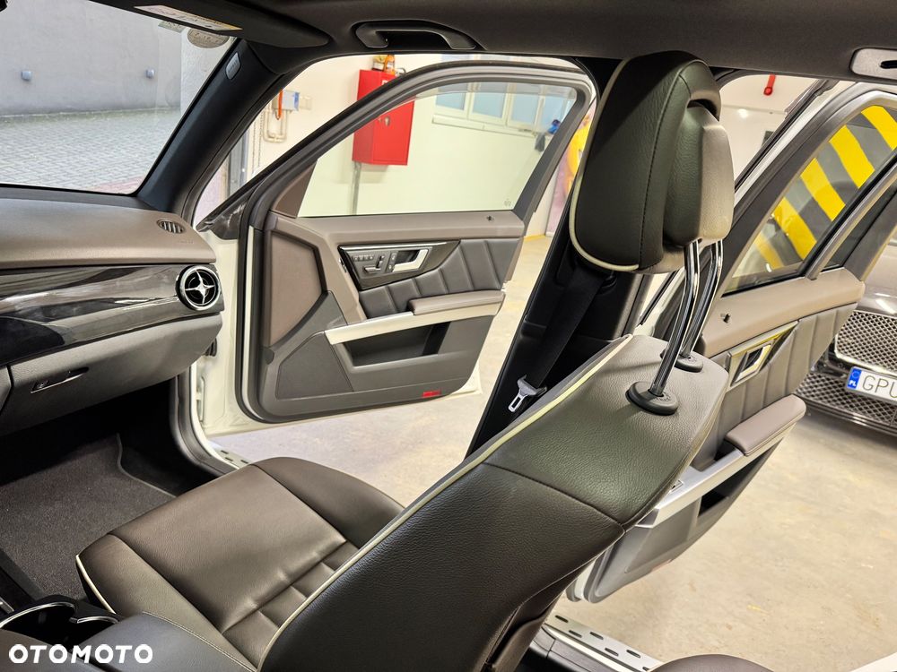Mercedes-Benz GLK 350 4Matic (BlueEFFICIENCY) 7G-TRONIC - 27