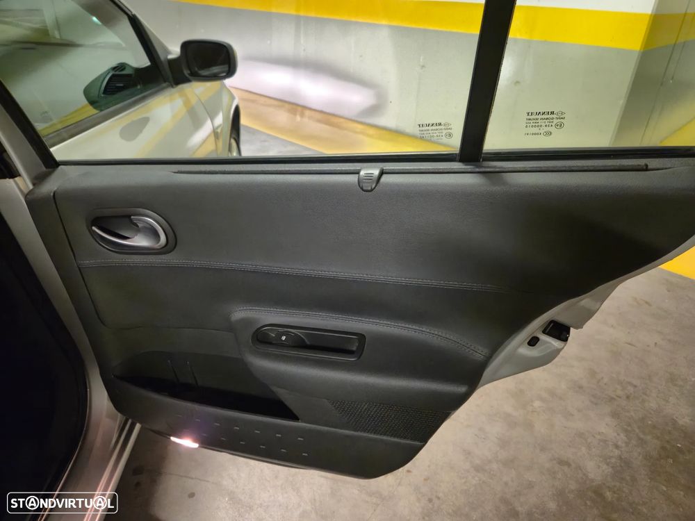 Renault Mégane Break 1.5 dCi Dynamique Luxe - 33