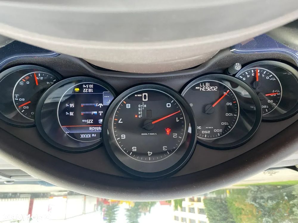 Porsche Panamera 4 - 3