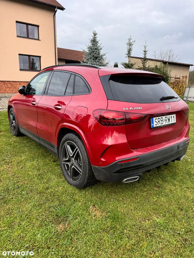 Mercedes-Benz GLA 200 d 4Matic 8G-DCT Style - 4