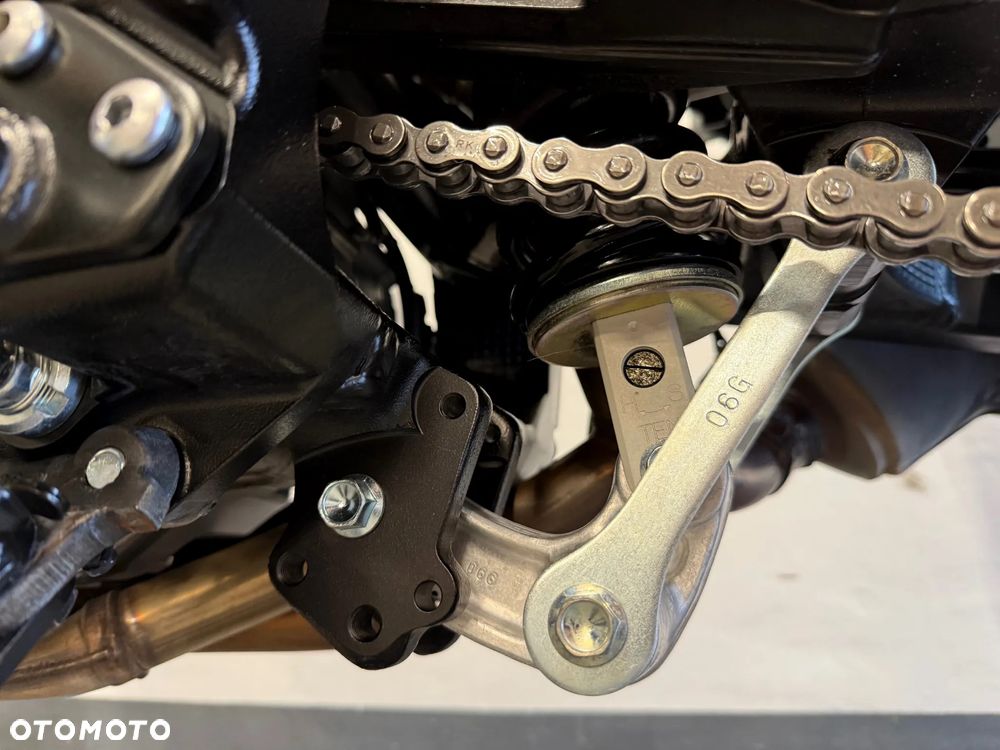 Suzuki V-STROM - 14