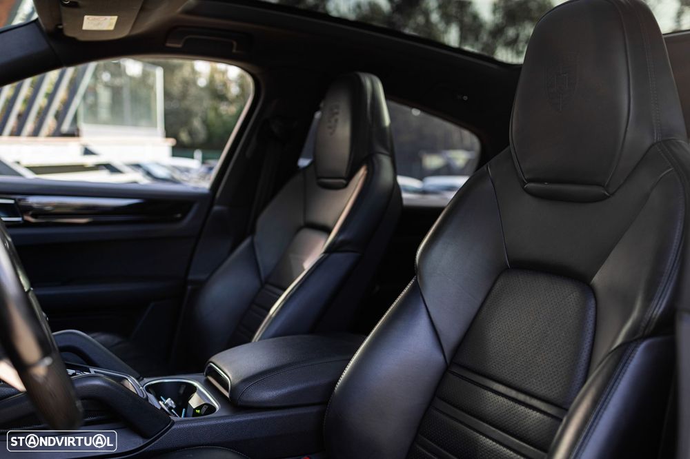 Porsche Cayenne Coupé E-Hybrid - 43