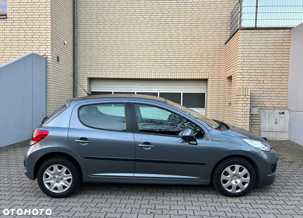 Peugeot 207 - 18