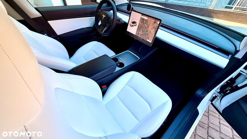 Tesla Model 3 Long Range AWD - 12