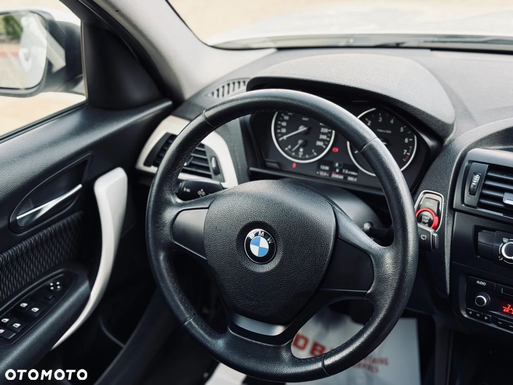 BMW Seria 1 116i - 21