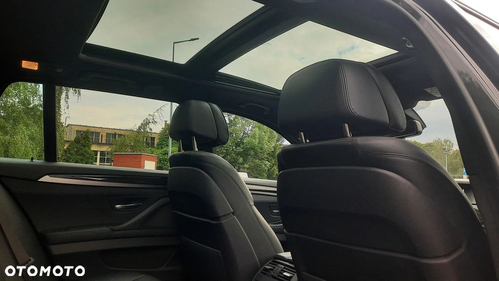 BMW Seria 5 530d xDrive - 12