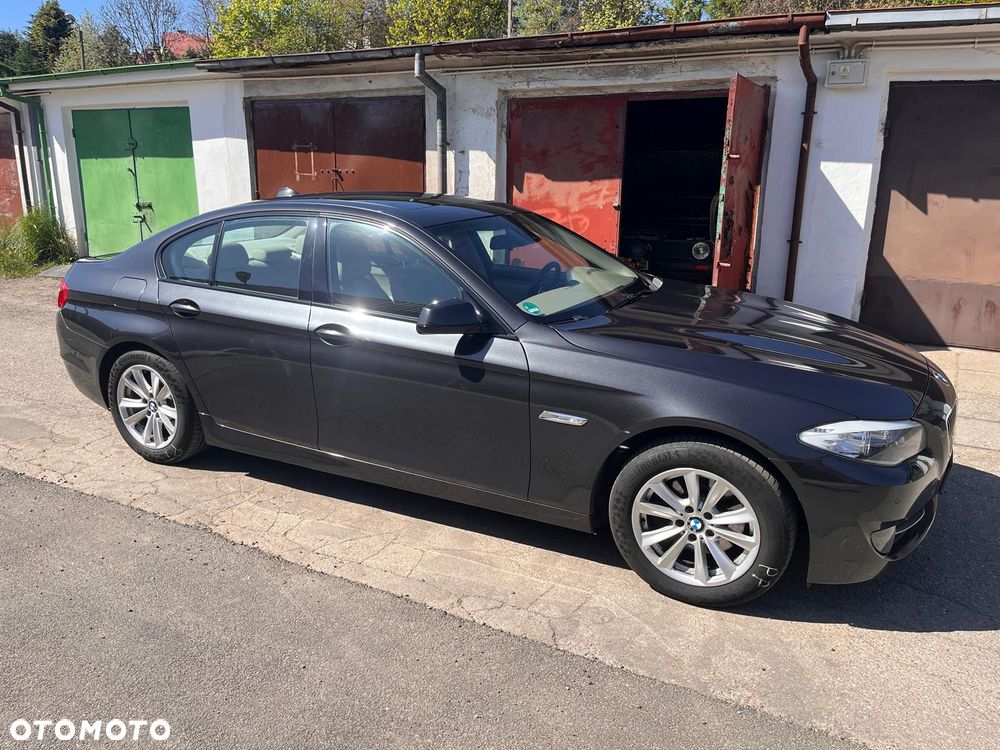 BMW Seria 5 523i - 5