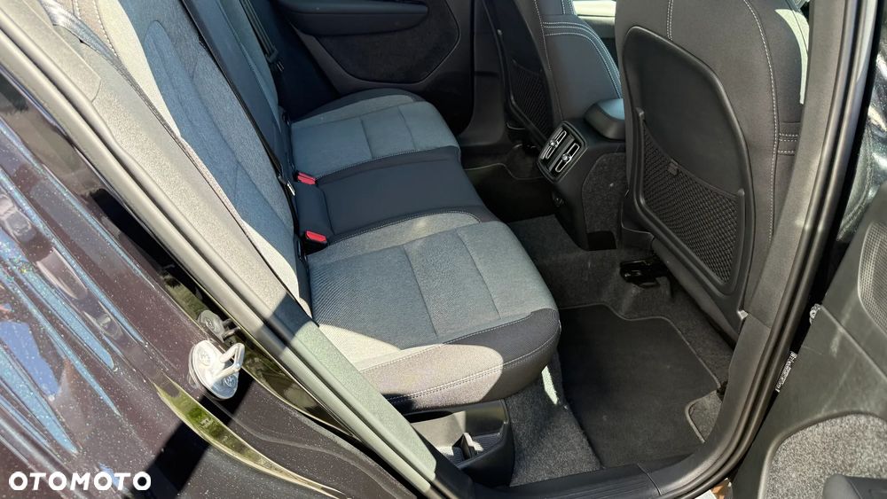 Volvo XC 40 B3 Plus Dark - 13