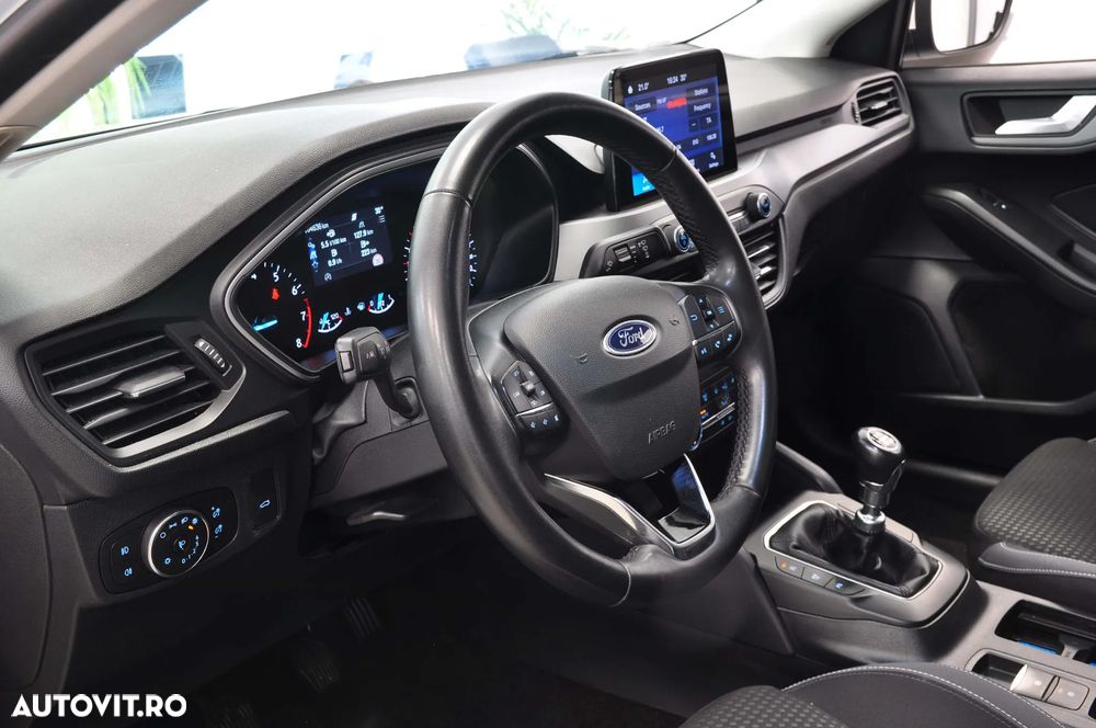 Ford Focus 1.0 EcoBoost Trend Edition - 9