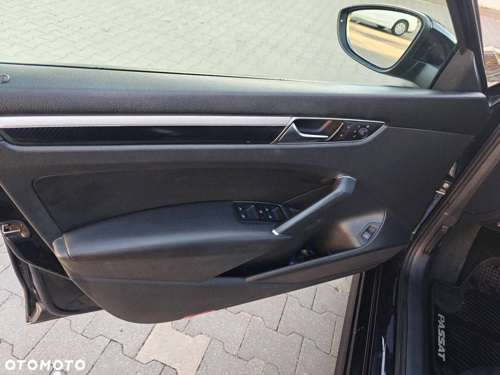 Volkswagen Passat - 13