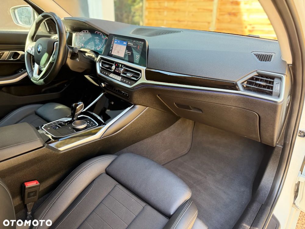 BMW Seria 3 320d xDrive Sport Line Shadow - 15