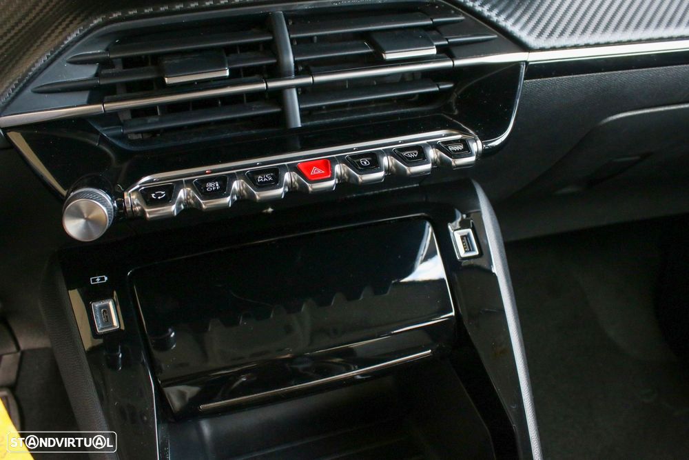 Peugeot 208 1.2 PureTech Allure - 17