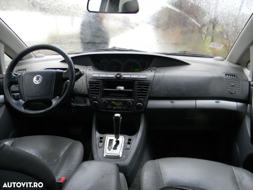 Dezmembrari  Ssangyong RODIUS  2005  > 0000 2.7 Xdi Motorina - 29