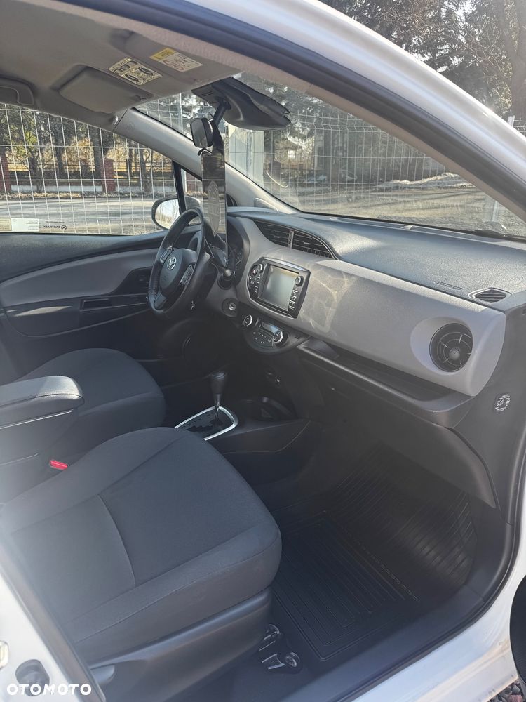 Toyota Yaris Hybrid 100 Life - 7