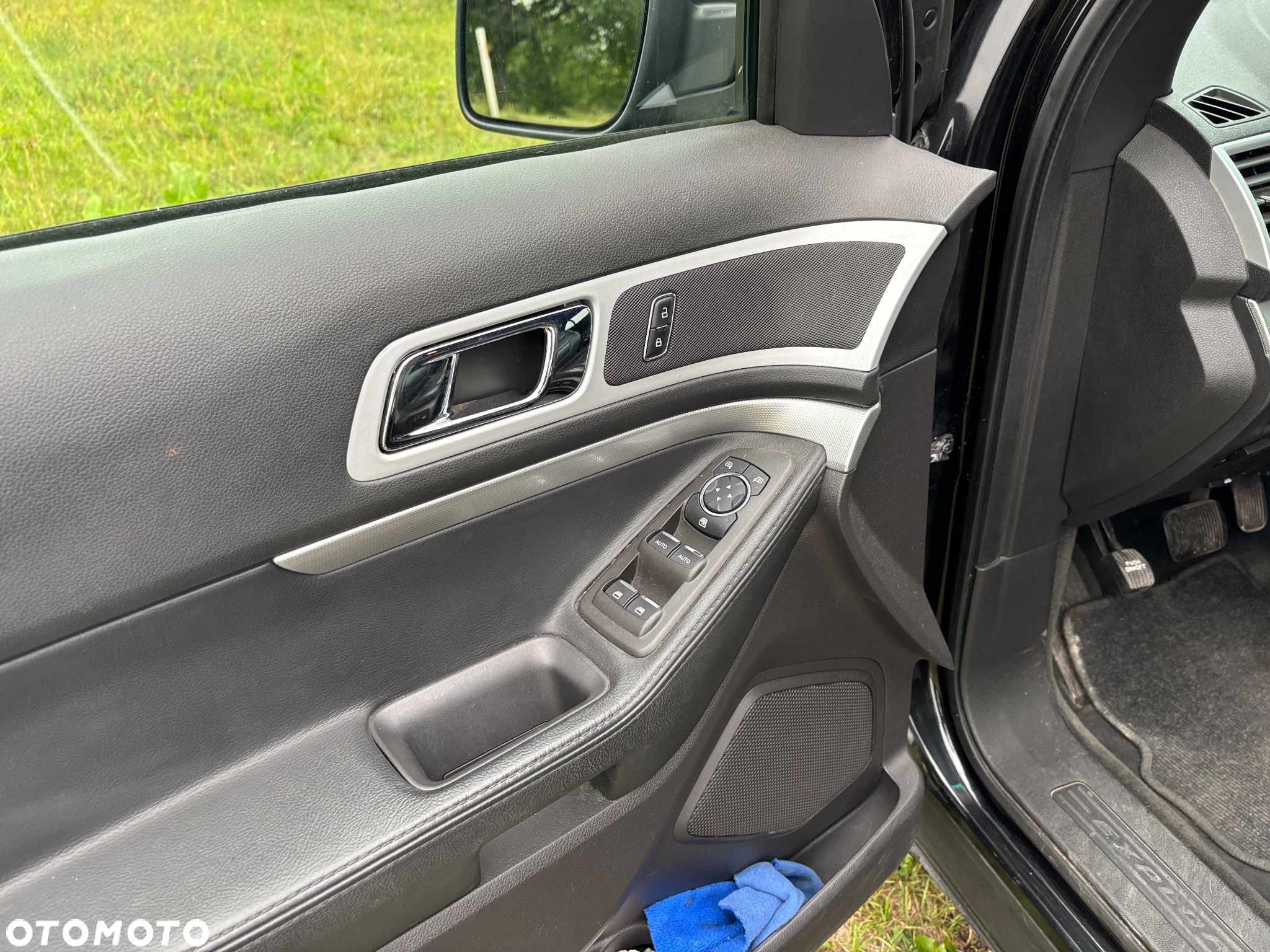 Ford Explorer - 29