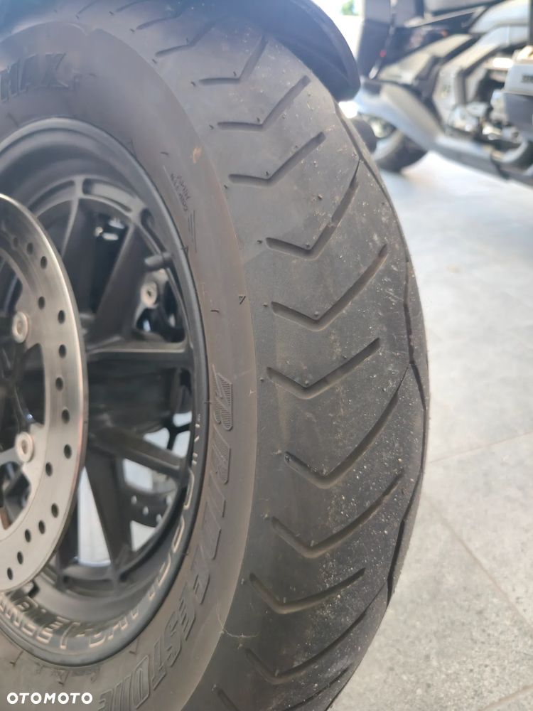 Harley-Davidson Softail Fat Bob - 32