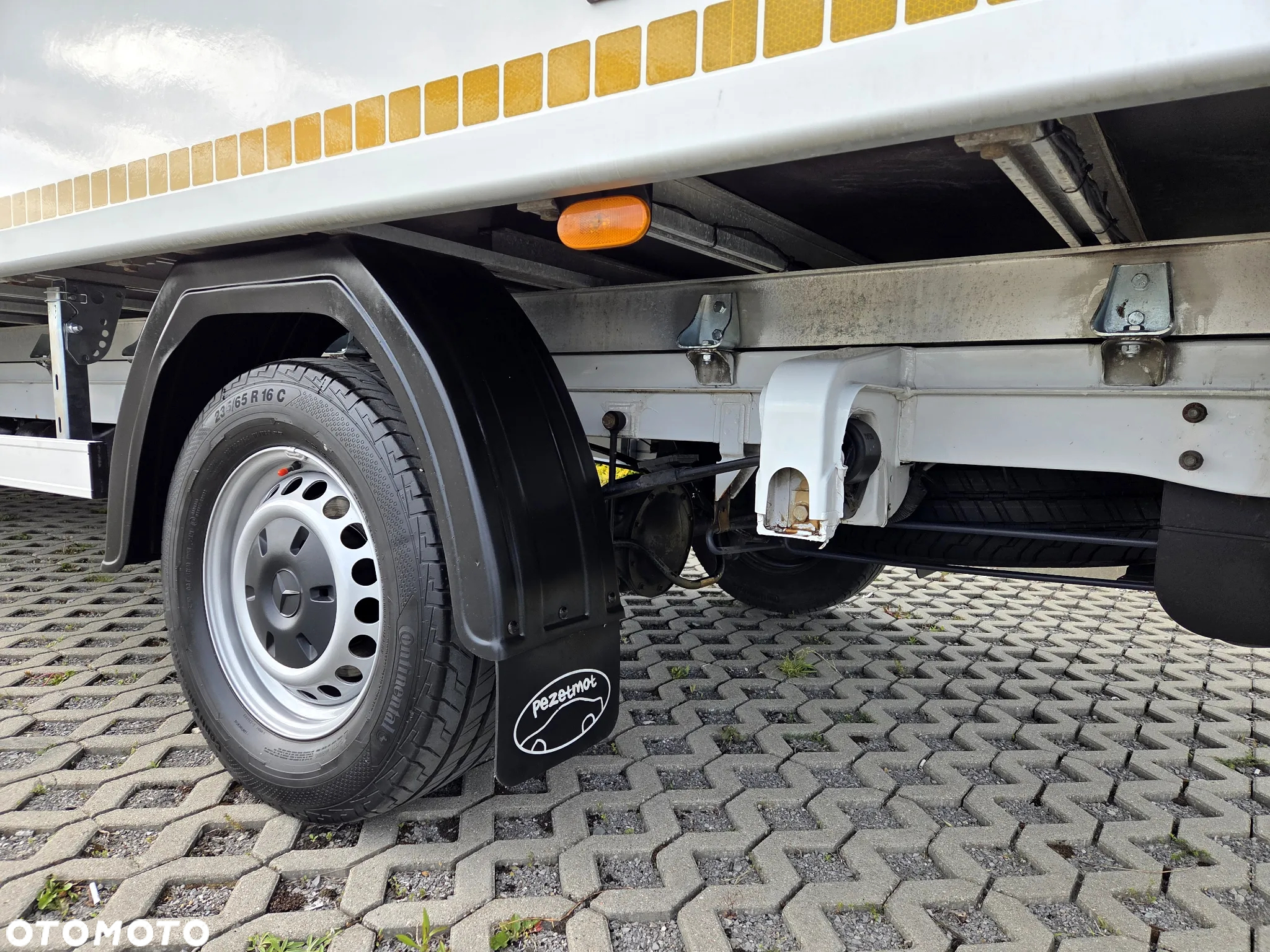 Mercedes-Benz Sprinter - 17