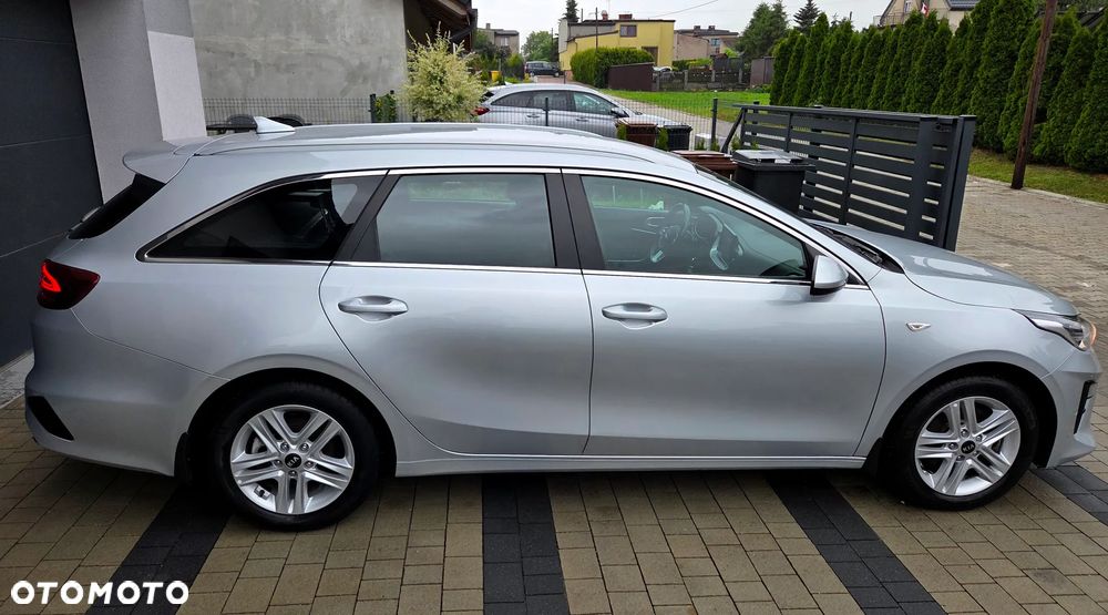 Kia Ceed 1.6 CRDi mHEV M - 4