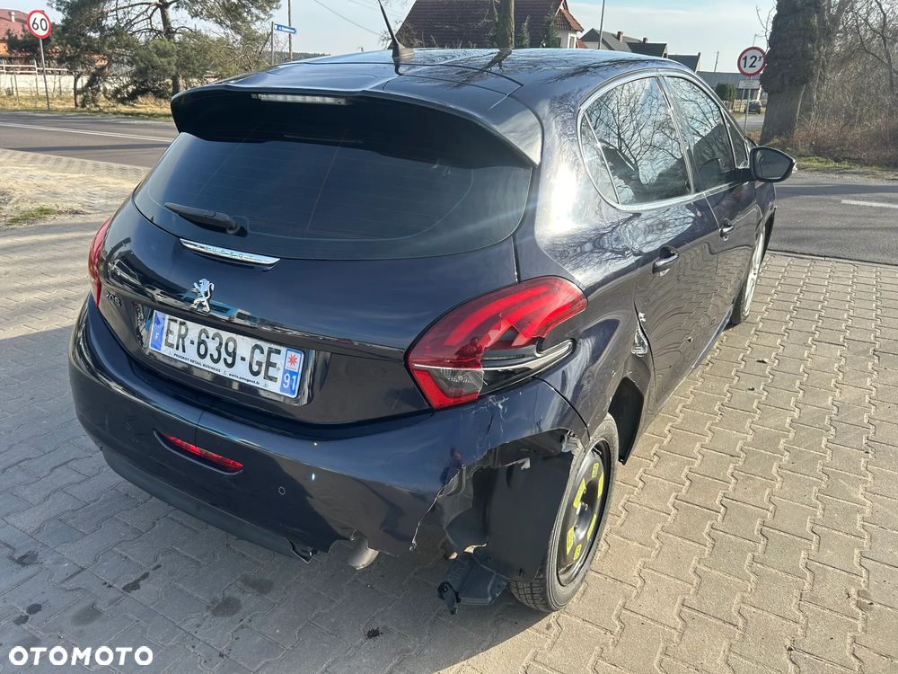 Peugeot 208 - 4