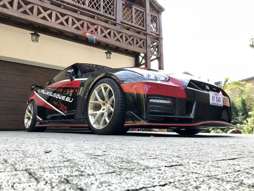 Nissan GT-R - 4
