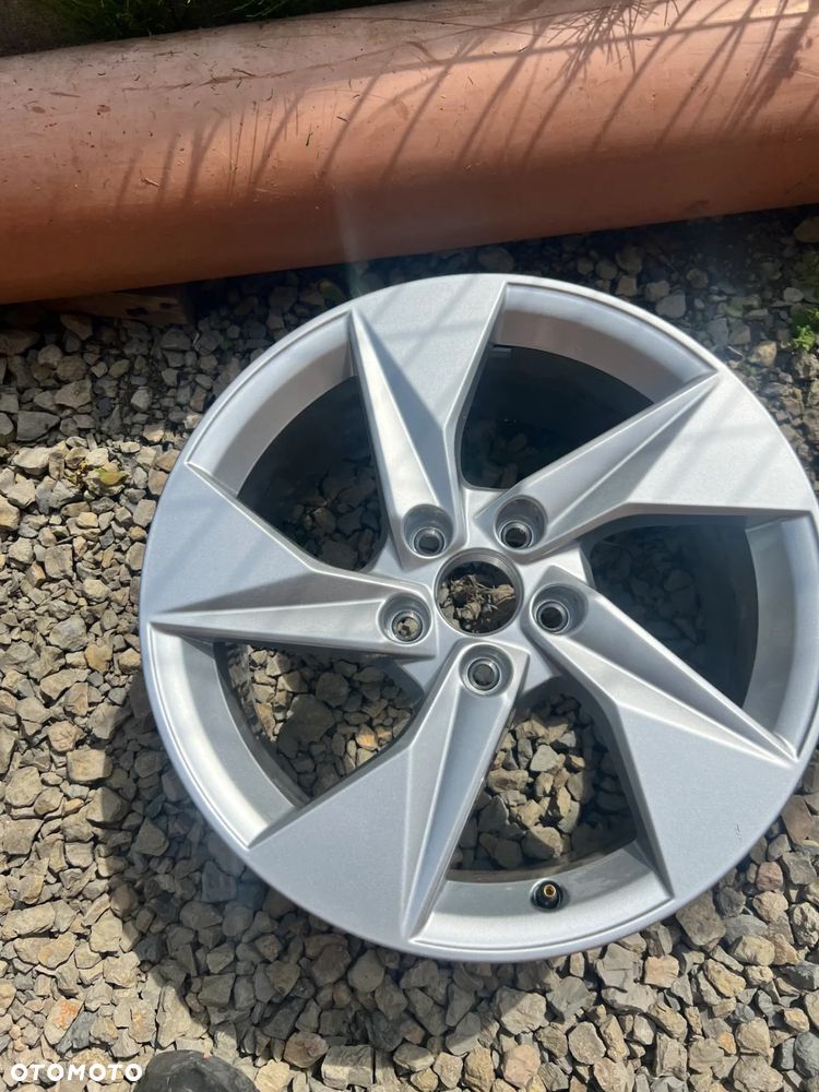 Felga Audi A3 8y0601025A 8x17et46 - 1