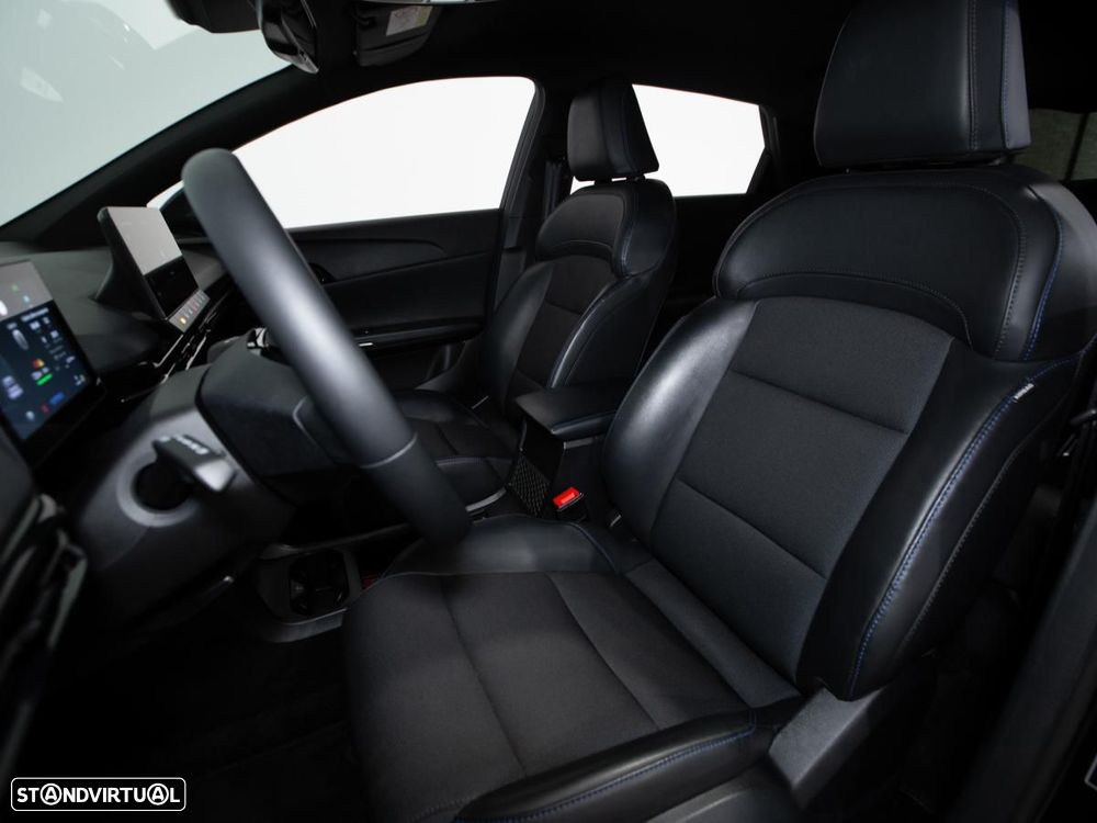 MG MG4 64 kWh Luxury - 8