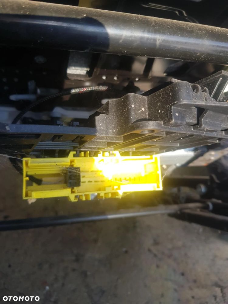 FOTEL BMW G30 G31 GRZANY PASAŻER - 8