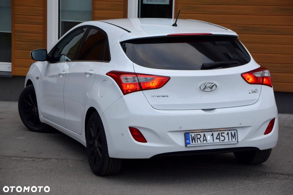 Hyundai i30 blue 1.4 Trend - 9
