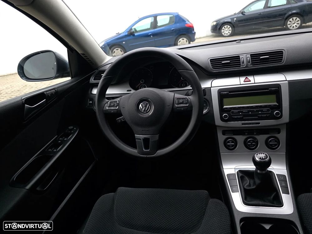 VW Passat Variant 1.6 TDI Confortline BlueMotion - 34