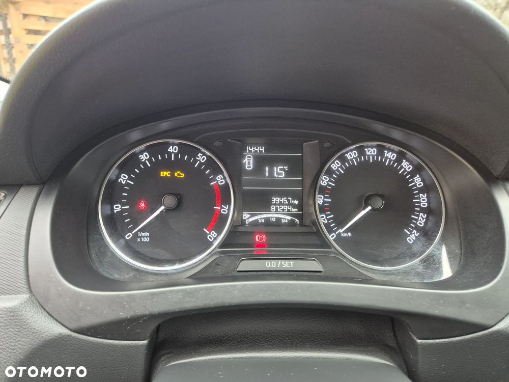Skoda RAPID - 14