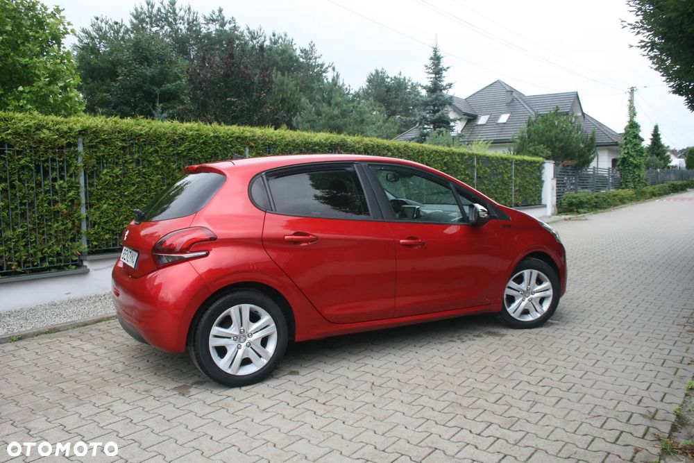Peugeot 208 1.2 PureTech Allure - 5