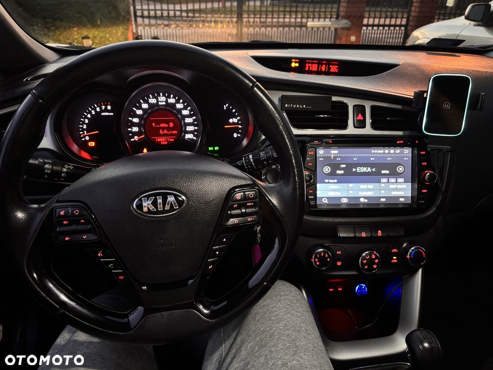 Kia Ceed - 4