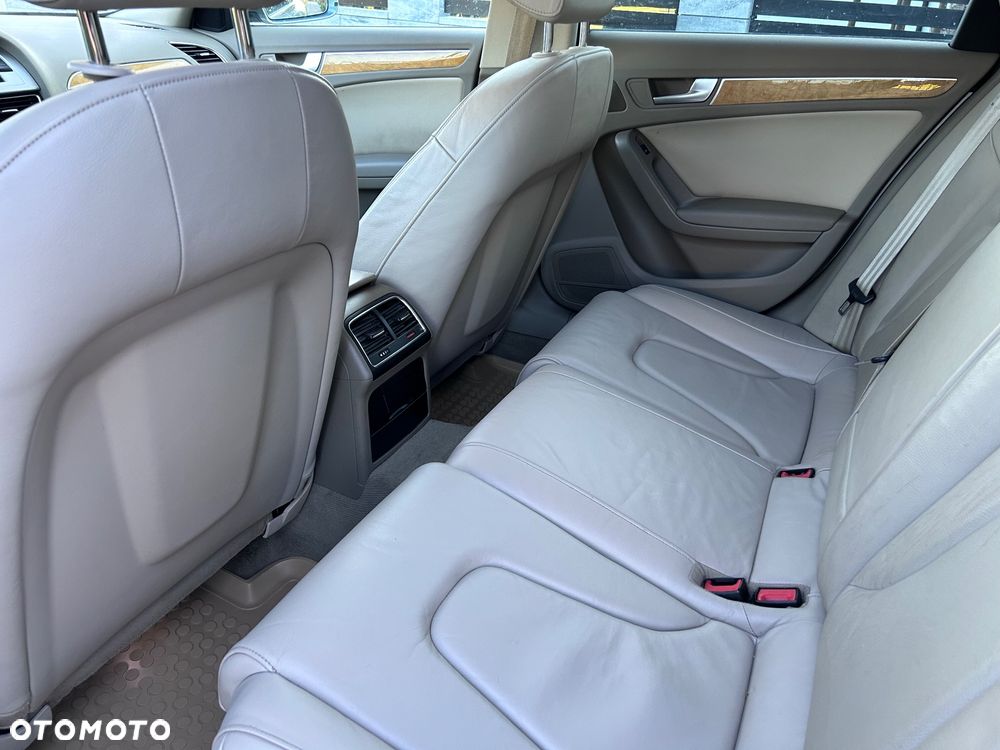Audi A4 Avant 2.0 TDI DPF multitronic S line Sportpaket - 39
