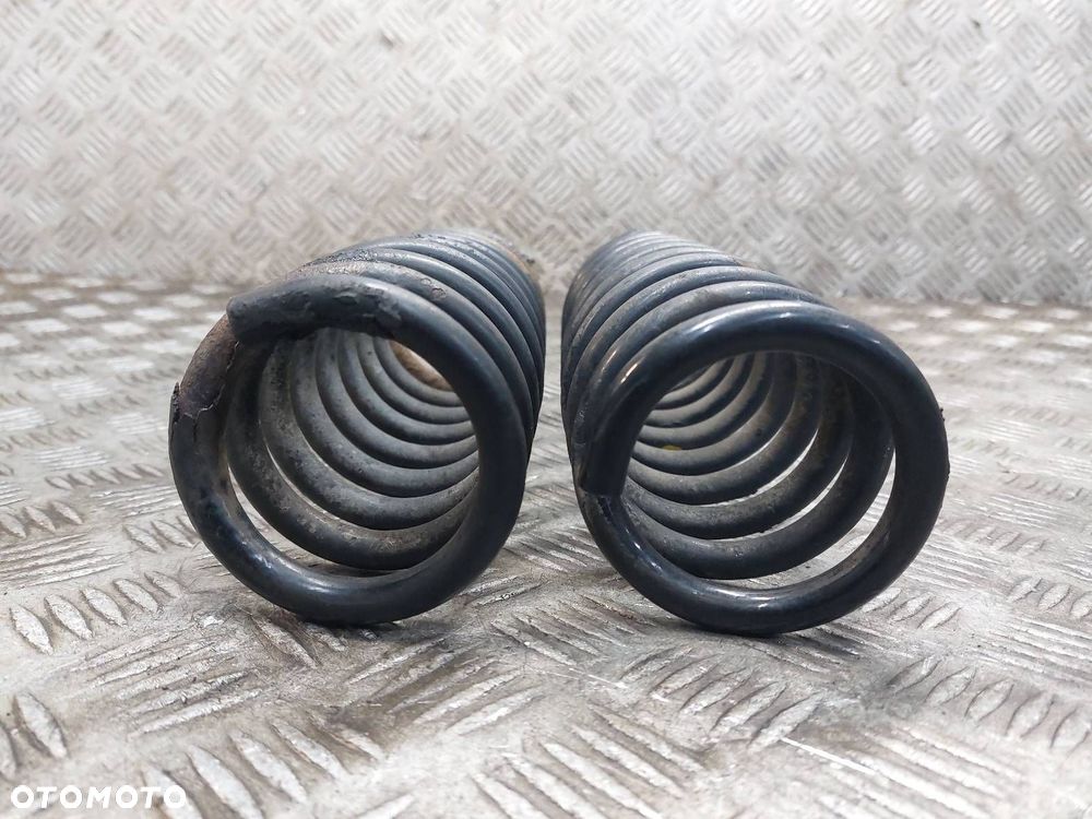 SPRĘŻYNA ZAWIESZENIA TYŁ KOMPLET HYUNDAI I30 I HB 5D - 2