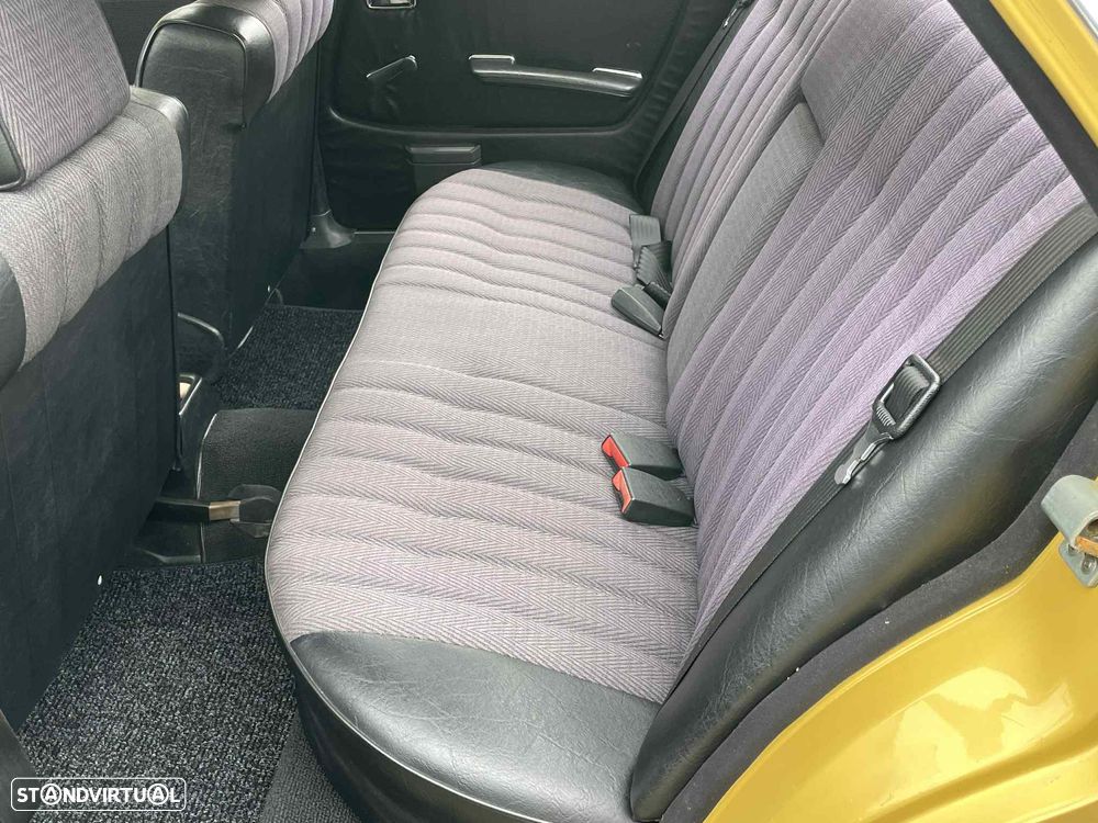 Mercedes-Benz E 200 - 19