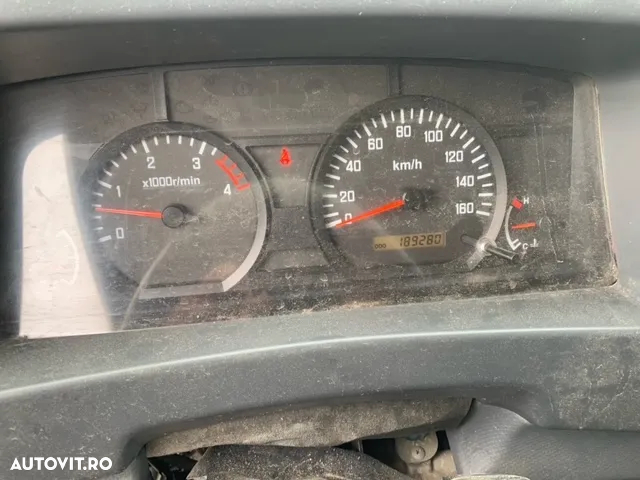 Isuzu P75 - 5