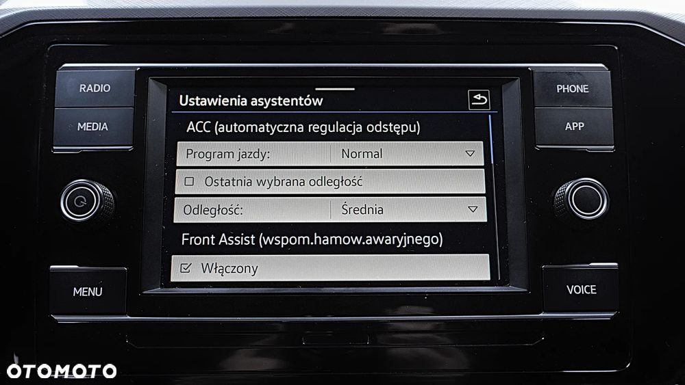 Volkswagen Passat - 25