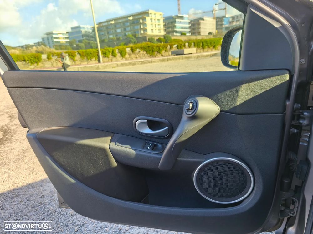 Renault Clio 1.2 TCE Dynamique S - 11