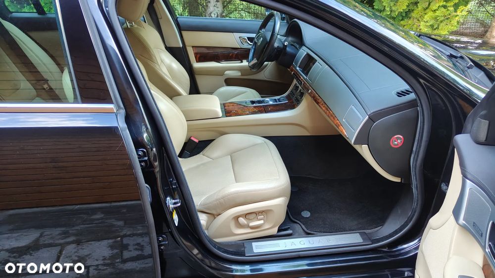 Jaguar XF 3.0 V6 D S Premium Luxury - 12
