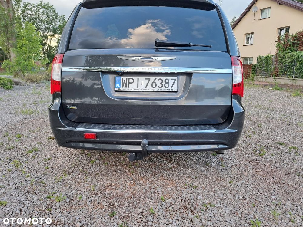 Chrysler Town & Country 3.6 Touring - 40