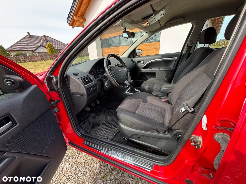 Ford Mondeo 2.0 TDCI DPF Ambiente - 12